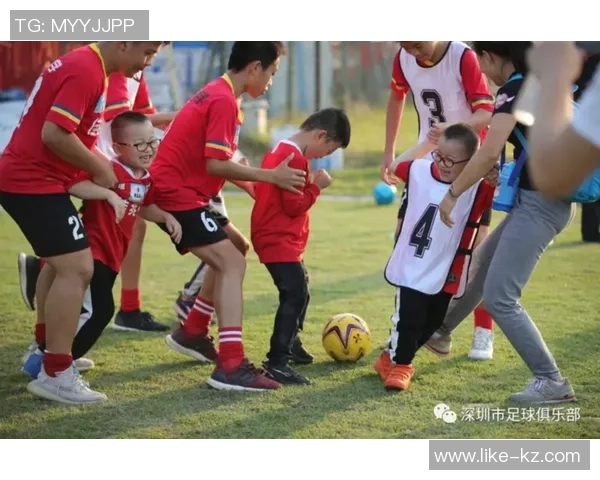 推动足球下基层助力青少年成长与社区发展新篇章