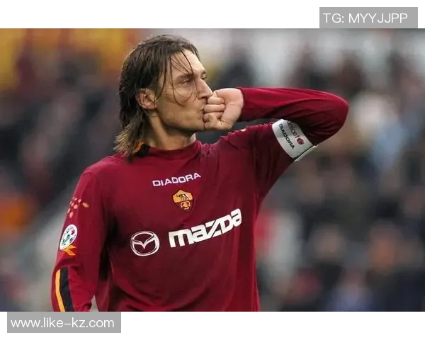 足球明星庆祝胜利的经典动作与背后的故事揭秘