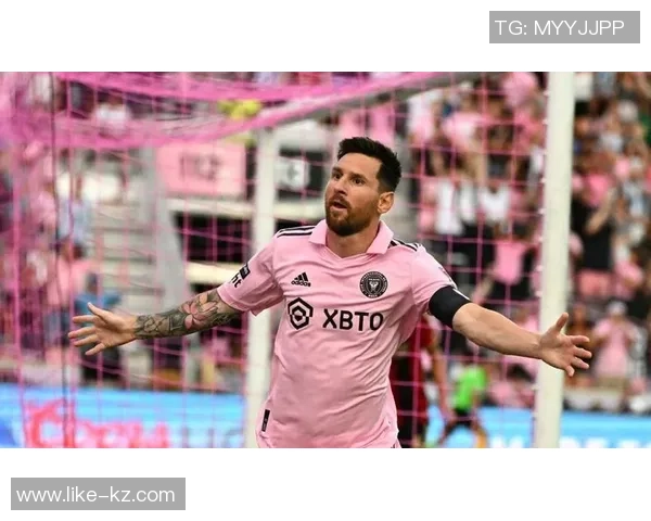 足球明星感人瞬间展现人性光辉温暖球迷心灵