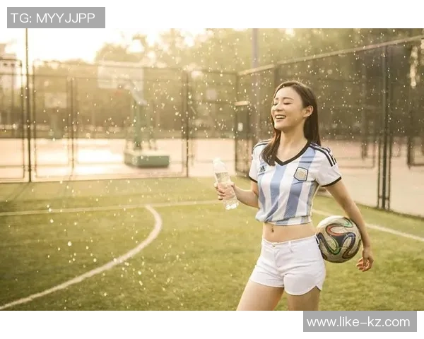 足球明星时尚风采解析从场上到场下的穿衣搭配秘诀