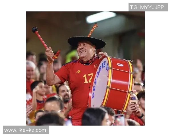 足球明星父亲去世消息引发球迷关注与哀悼情绪蔓延