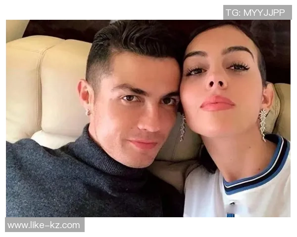 足球明星的女友和孩子们的幸福生活揭秘