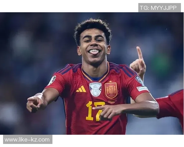 足球明星的辉煌历程与成就分析以及对全球足球的影响探讨