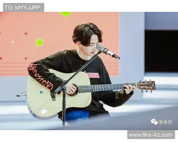 足球明星短袖T恤热潮来袭穿上偶像的荣耀与激情尽在其中