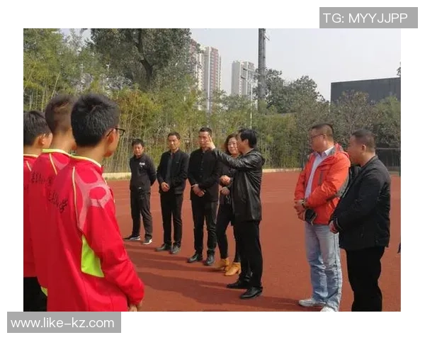 足球明星联名钢笔品牌揭幕书写激情与梦想的完美结合